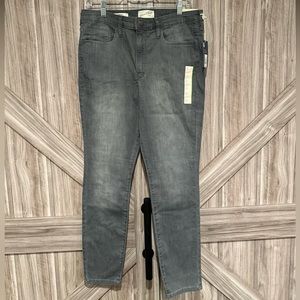 NWT Gray Wash High Rise Skinny Jeans